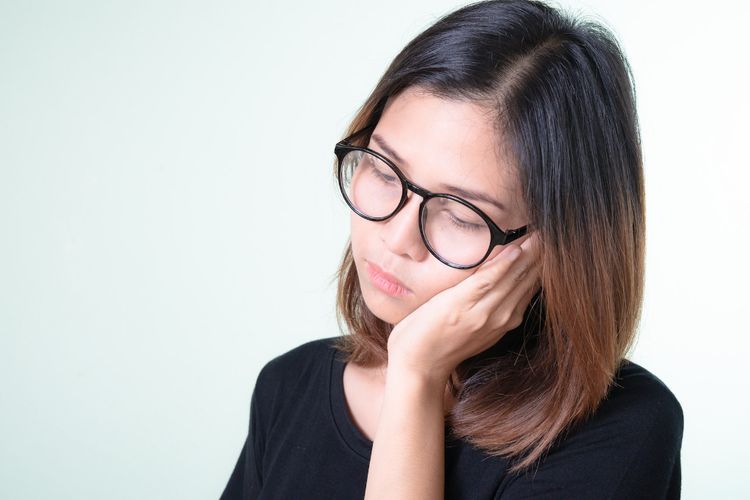 5 Cara Mengatasi Gigi Sensitif secara Alami tanpa Obat, Manjur!