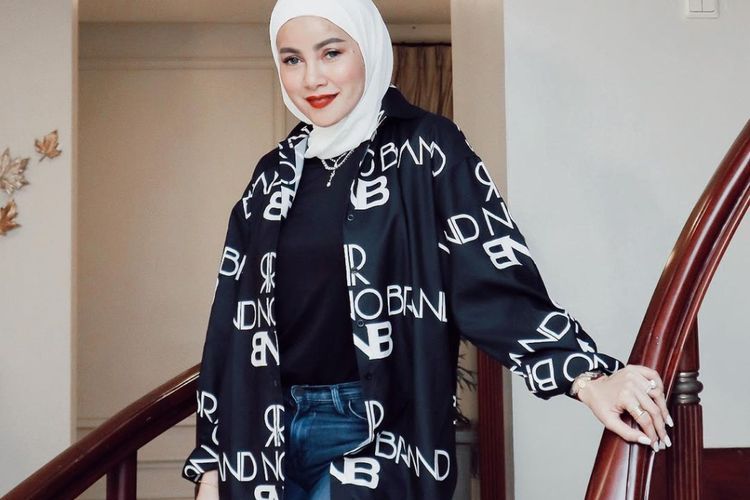 Respons Olla Ramlan Usai Foto Tanpa Hijab Disebar: Harusnya sebagai Teman Hargai Saya