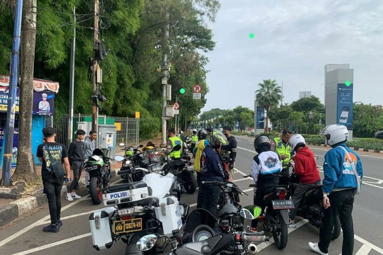 Polda Metro Tindak Pengendara Motor yang Gunakan Knalpot Bising