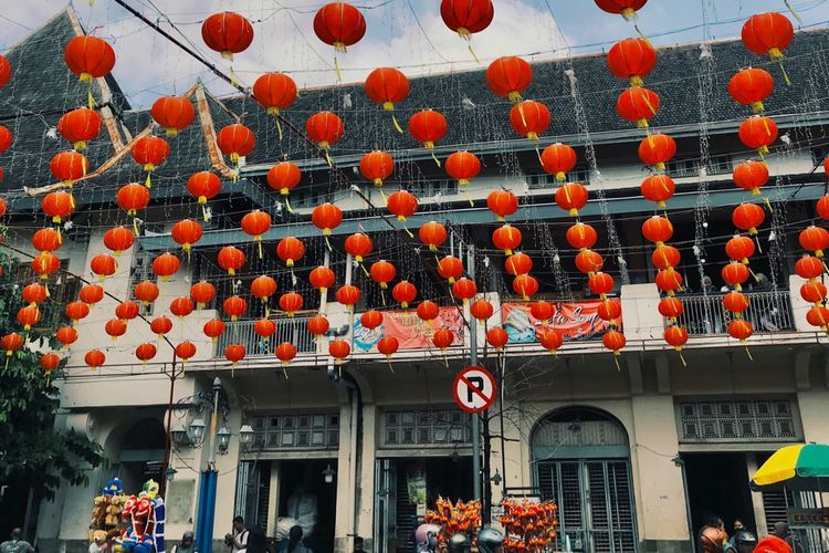 Meriahnya Imlek di Kota Surakarta, Ribuan Lampion Pasar Gede Siap Ikut  dalam Semarak