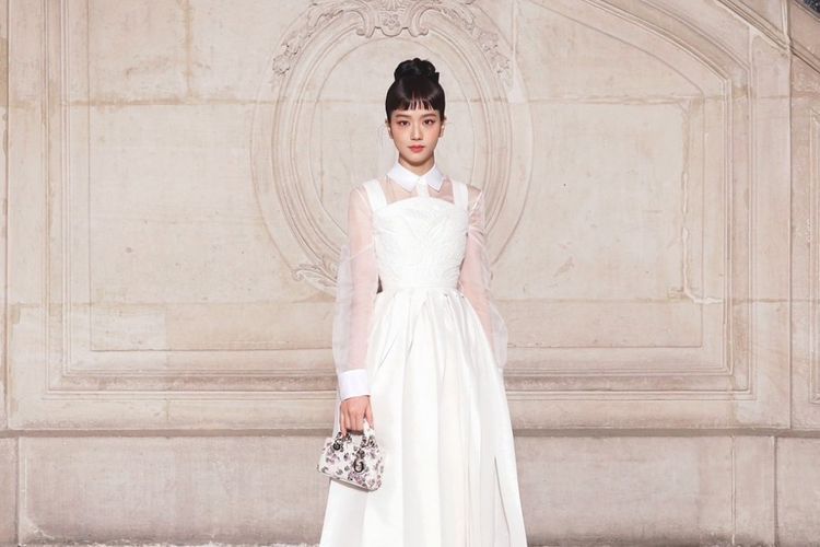 Cantiknya Jisoo BLACKPINK Pakai Poni Bergaya Ala Audrey Hepburn, Disebut Bak Princess