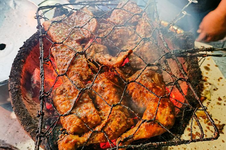 Ayam Bakar di Yogya Ini Langsung Ludes Diserbu Pembeli Dalam Waktu 2 Jam Saja! Seenak Apa?