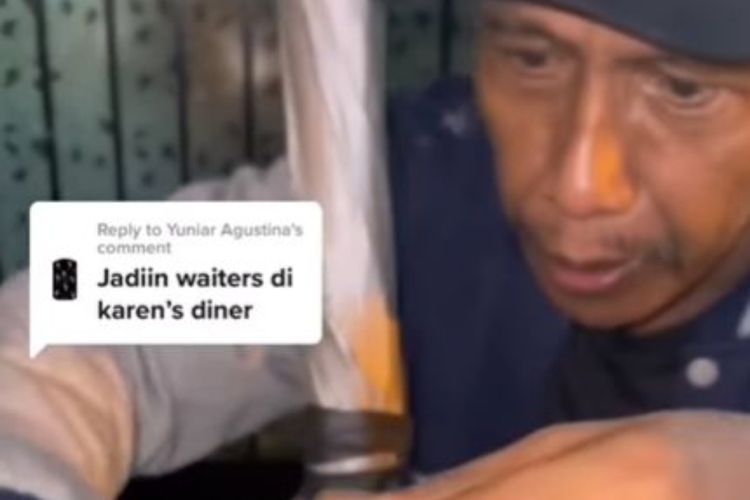 Pedagang Siomay Ini Super Jutek Niruin Pelayan Karen's Dinner, Endingnya Lawak dan Kocak!