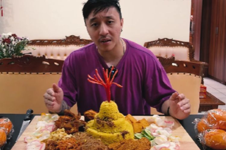 Acil Out dari RRQ Hoshi, YouTuber Brandon Kent Potong Tumpeng: Rayakan Hari Kemenangan!