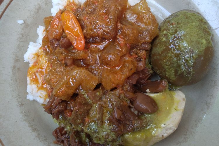 Gudeg Bu Tinah, Kuliner Hidden Gem di Stasiun Gondangdia Langganan YouTuber dan Presiden