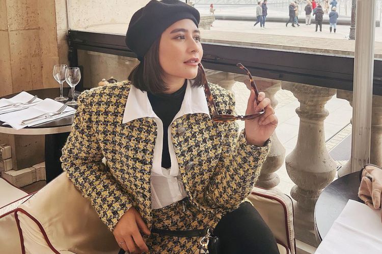 Pose Kece Prilly Latuconsina Liburan di Paris, Berapa Harga Outfitnya? Ini Bocorannya!