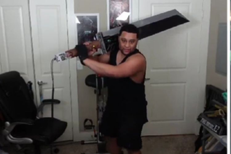 Unik! Main Final Fantasy VII Remake, Gamer Ini Pakai Controller Berbentuk Buster Sword