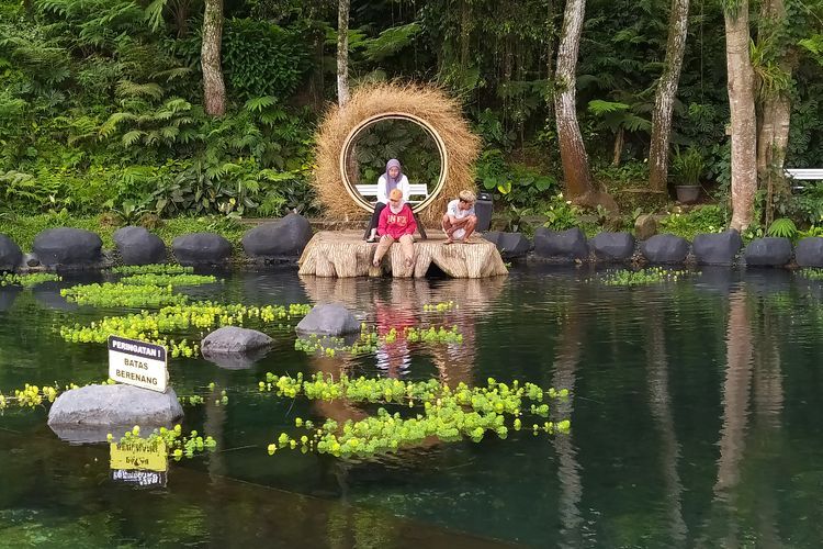 Bukan Cuma Cantik, Konon Air Telaga Madiredo Bisa Bikin Awet Muda
