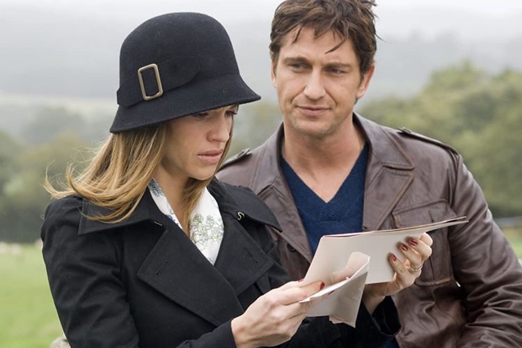 Cerita Gerard Butler Nyaris Bunuh Hilary Swank saat Syuting: Aku Hampir Congkel Matanya