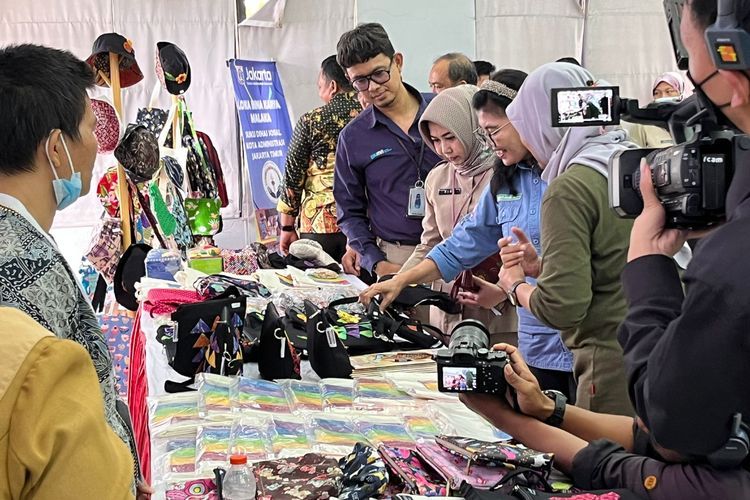 Pelanusa Pamerkan Hasil Kerajinan di Seremoni Penutupan Program PLN Peduli dan BenihBaik