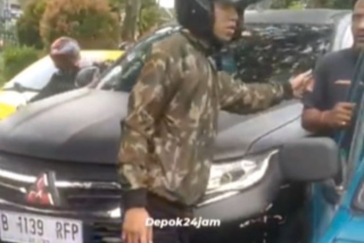 Viral Mobil Pajero Plat RFP Cekcok dengan Sopir Angkot di Jaksel, Diduga Ada Pemukulan