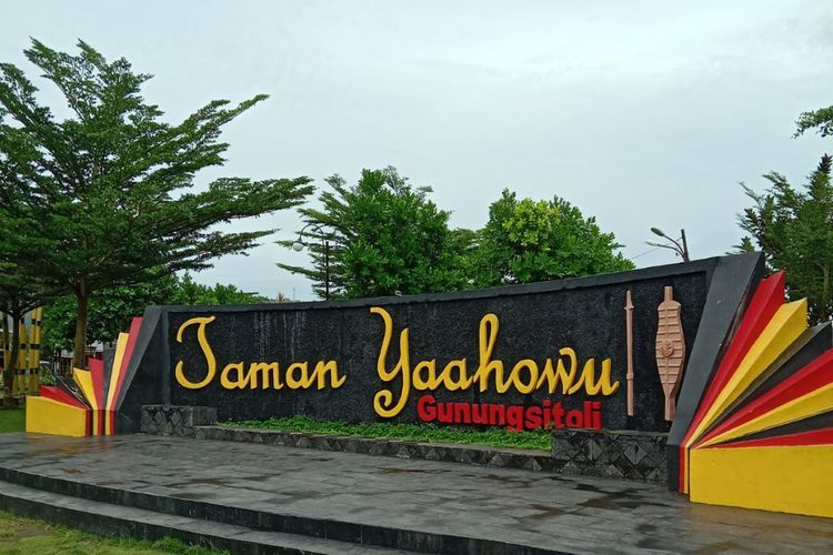 Short Healing ke Taman Yaahowu di Gunungsitoli, Ada Rumah Adat Nias Berdesain Modern