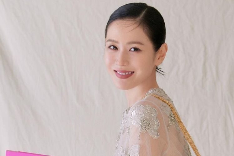 Kiyowo! Wajah Awet Muda Son Ye Jin dan Makin Glowing Setelah Punya Anak Umur 41 Tahun