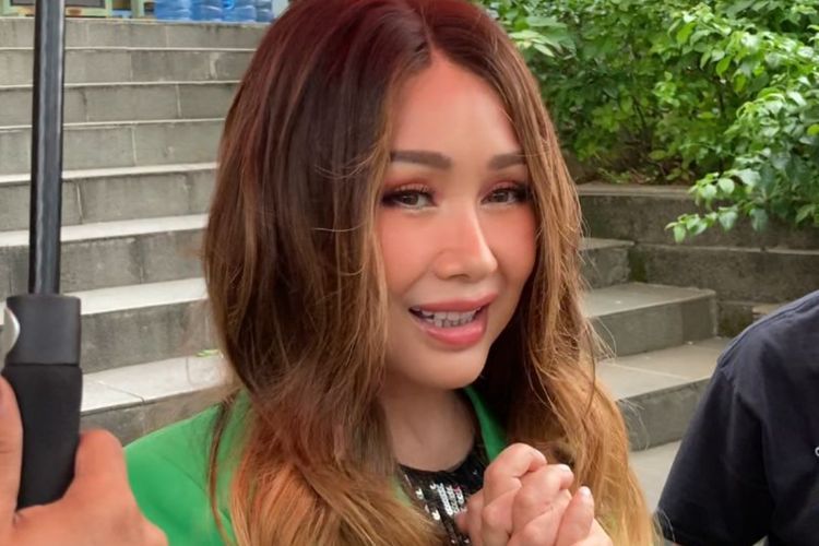 Usai Operasi Plastik, Titi DJ Ternyata Masih Harus Rutin Jalani Perawatan Ini
