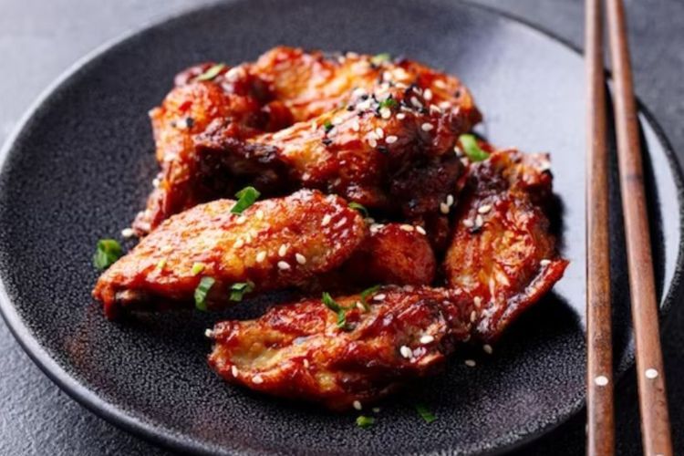 Resep Makanan Korea Sweet Spicy Gochujang Chicken untuk Santap Siang, Sedap!