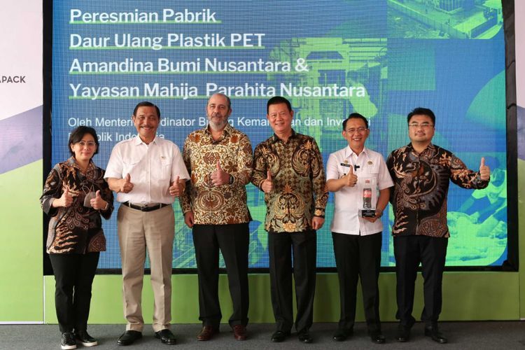Atasi Sampah Plastik, Coca-Cola Europacific Partners Indonesia Resmikan Pabrik Daur Ulang