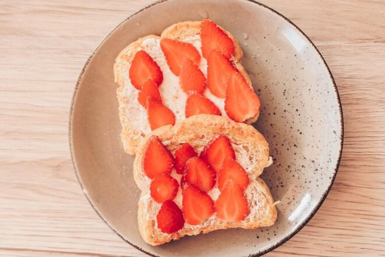 Resep Berry Sesame Toast, Roti Bakar dengan Strawberry Buat Sarapan