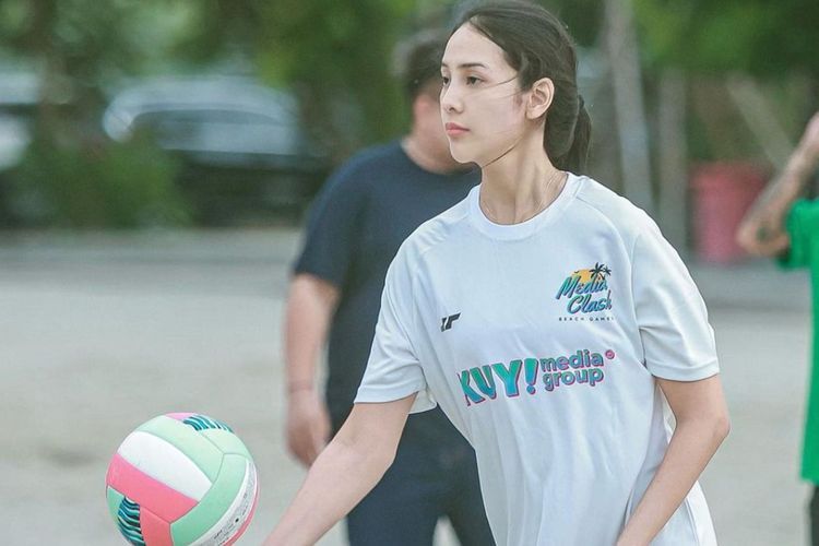 Anya Geraldine Jajal Voli Pantai, Netizen: Kapan Main Bareng?