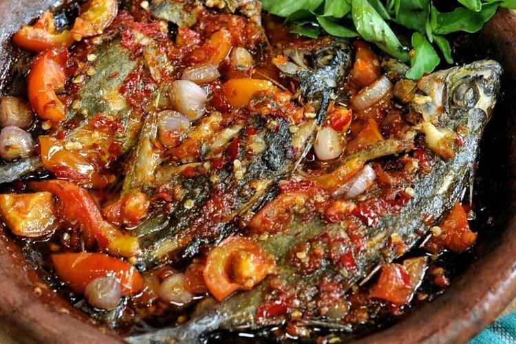 Resep Sambal Gami Ikan Bawis Khas Bontang, Enak Pakai Cobek!