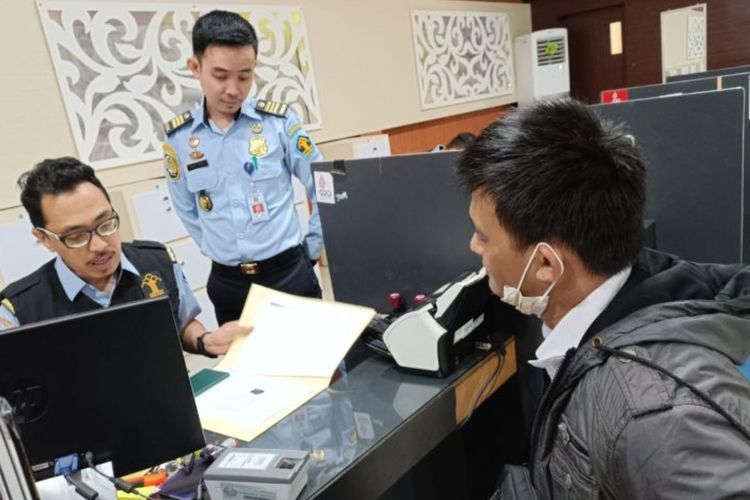 Imigrasi Pontianak Berikan Layanan Cepat Paspor Satu Sari Selesai untuk Pripritas