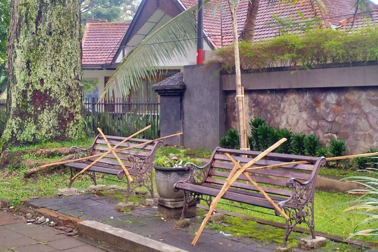 Parah! Sering Jadi Tempat Mesum, Kursi di Jalan Ijen Malang Kini Disegel