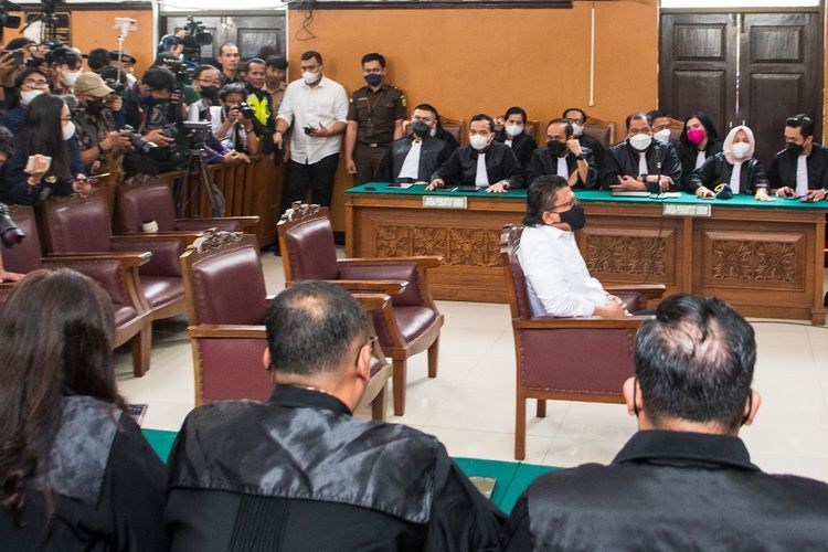 Hakim Sebut Motif Pelecehan Seksual Terhadap Putri Candrawthi Tak Dapat Dibuktikan