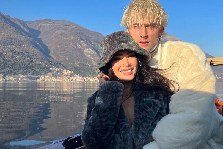 Megan Fox Isyaratkan Machine Gun Kelly Selingkuh, Hapus Semua Foto di Instagram