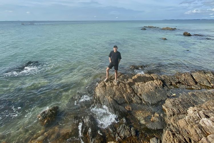 Menikmati Keindahan Teluk Sebong, Spot Camping Terbaru di Bintan