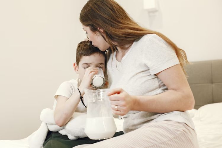 Jumlah Kasusnya Meningkat, Bener Enggak Sih Susu Formula Jadi Pemicu Diabetes pada Anak?