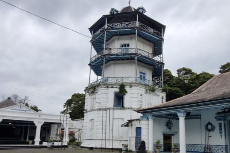 Panggung Sangga Buwana Keraton Kasunanan Surakarta, Tempat Meditasi Raja dan Intai Musuh