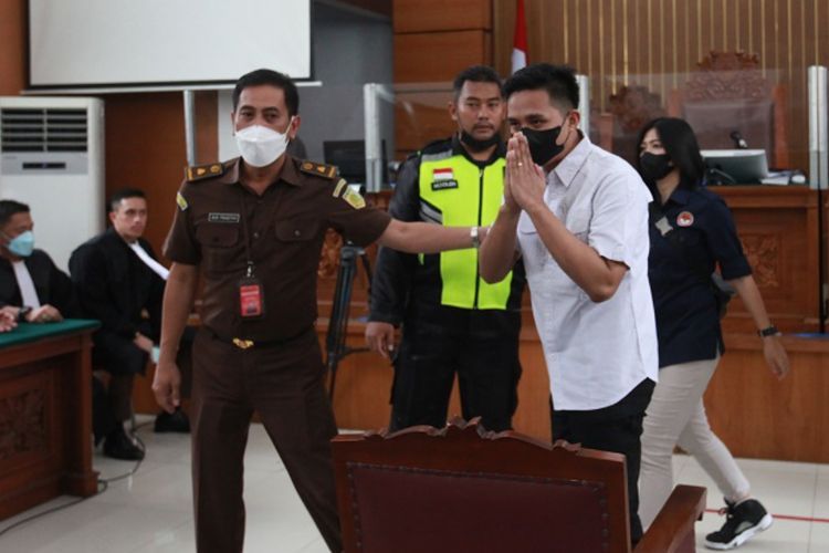 Bharada E Divonis 1,6 Tahun, Bibi Brigadir J Menangis Histeris Anggap Terlalu Rendah!