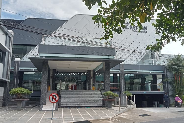 Diresmikan oleh JK, Begini Megahnya Masjid Al Fattah Tulungagung Berhias Kiswah Kabah