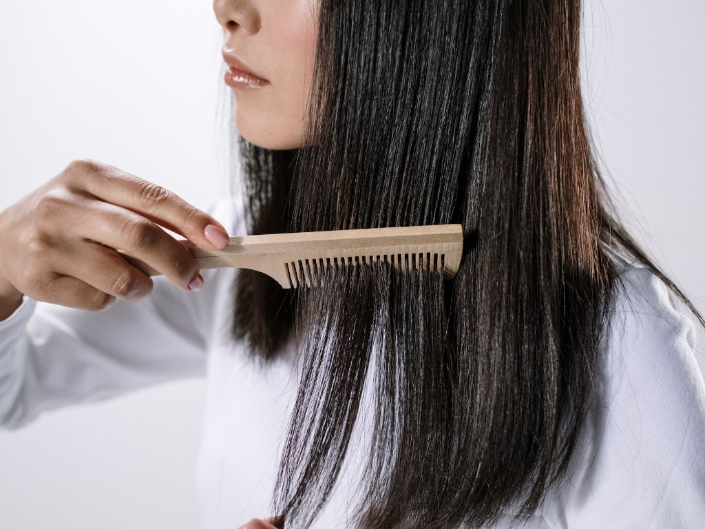 4 Obat Rambut Rontok Parah dari Bahan Alami yang Paling Ampuh