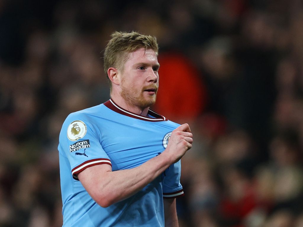 De Bruyne Dilempari Botol saat Man City Kalahkan Arsenal, Gayanya Santai dan Menantang