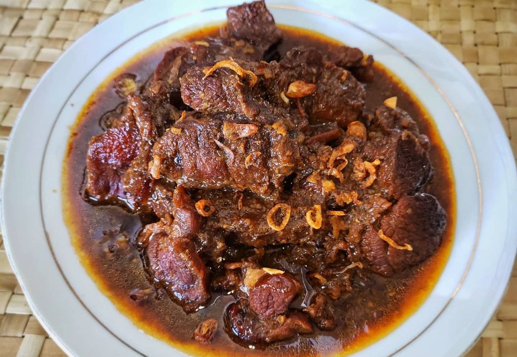 Resep Semur Daging Sapi yang Empuk dan Lezat, Hidangan Spesial Lebaran