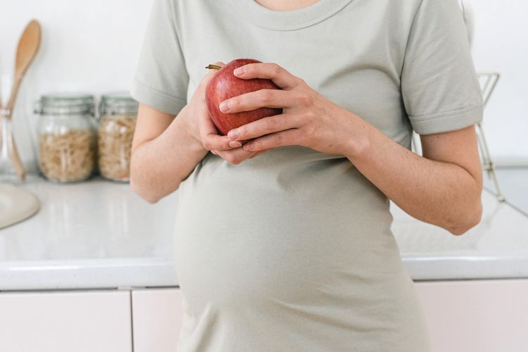 11 Buah yang Bagus untuk Ibu Hamil Muda Trimester Pertama, Gak Enek!