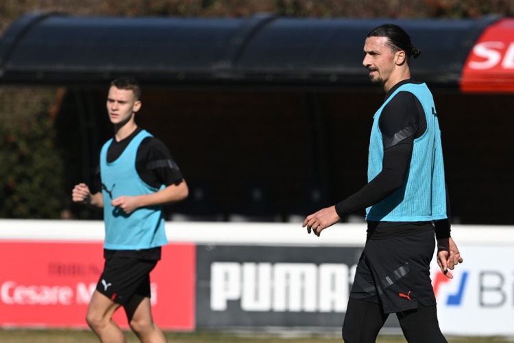 Langka! Zlatan Ibrahimovic Latihan Bareng Anaknya di AC Milan, Beda Usia 25 Tahun