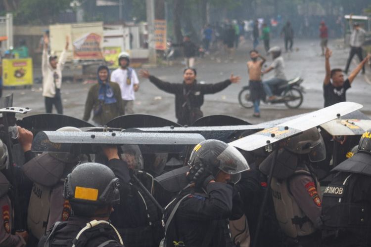 Buntut Bentrokan dengan Suporter di Stadion Jatidiri, Polisi Periksa 16 Fans PSIS Semarang