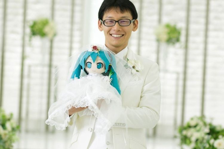 Trauma Dihina dan Ditolak Wanita, Pria di Jepang Nekat Nikahi Karakter Penyanyi Anime