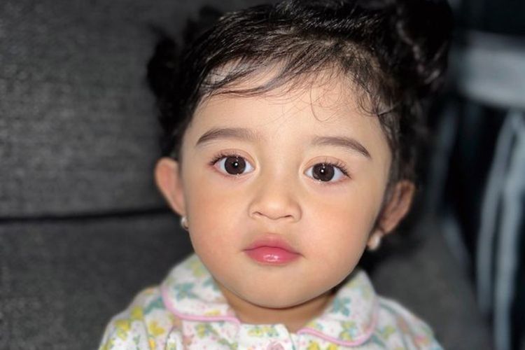 Glow up Sejak Dini! Cantiknya Baby Guzel Putri Ali Syakieb Bikin Netizen Iri: Alisnya Rapi