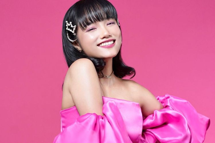 Fuji Pamer Gaya Bak Barbie saat Ngejomblo, Dengkulnya yang Hitam Malah Dihujat Netizen
