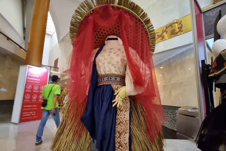 IFS Pamer Karya Busana dari Kain NTT di IFW 2023, Salah Satunya Terinspirasi Film Marlina
