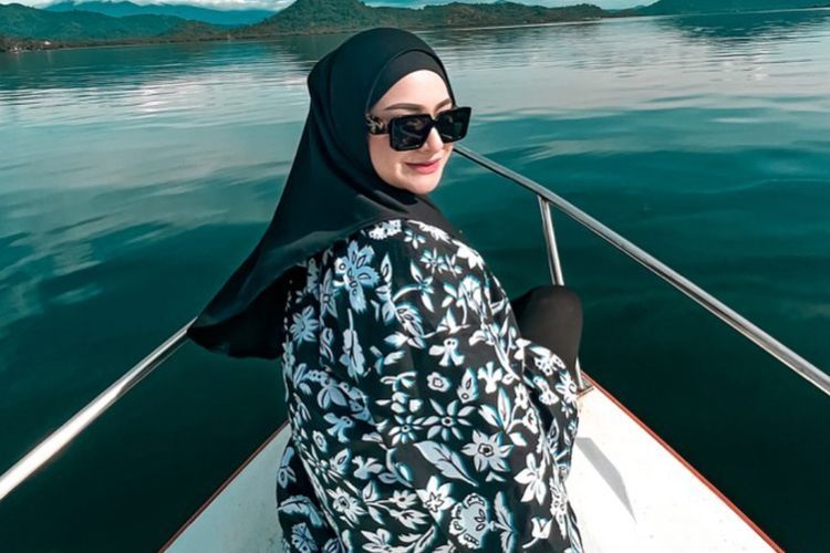 Penuh Bahagia, Nathalie Holscher Umrah Perdana Setelah Mualaf: Berdoa untuk Hadapi Ujian