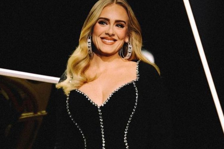 Adele Ungkap Alami Nyeri Pinggul Akut, Terjadi Akibat Bersin saat Remaja