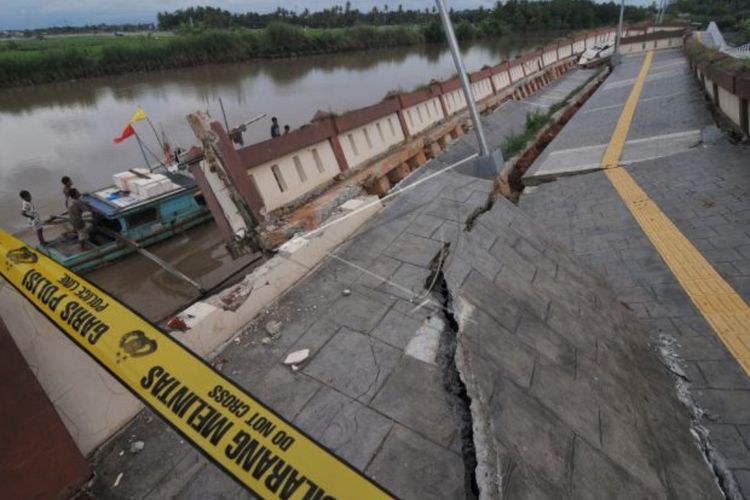 Penampakan Objek Wisata Kota Tua Bengkulu Amblas Akibat Luapan Air Sungai