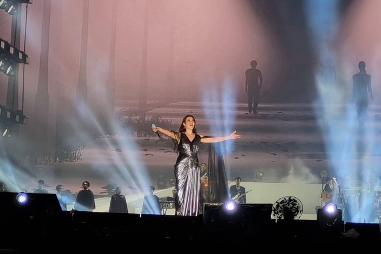 Jadi Solois Perempuan Pertama yang Konser di GBK, Raisa Terharu Impian Jadi Kenyataan