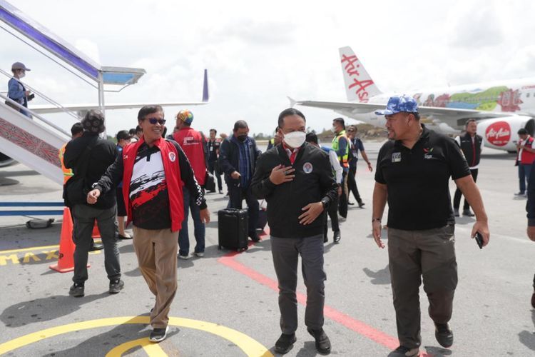 Tiba di Bandara Silangit, Menpora Amali Akan Hadiri F1 Powerboat Danau Toba 2023