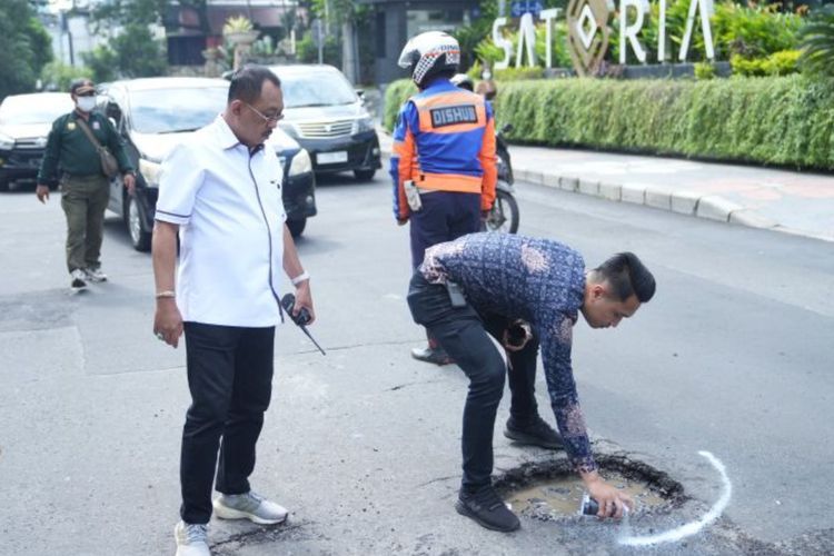 Pemkot Surabaya Anggarkan Perbaikan Jalan Rusak Rp30 Miliar