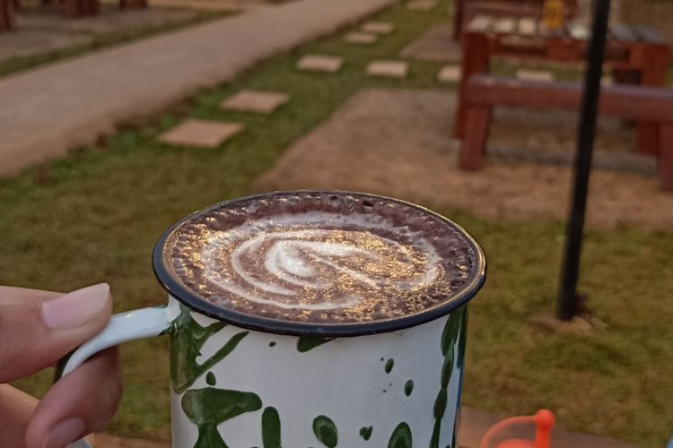 Kampung Lawas, Rekomendasi Tempat Ngopi Syahdu di Kendal Konsepnya Joglo Banget 