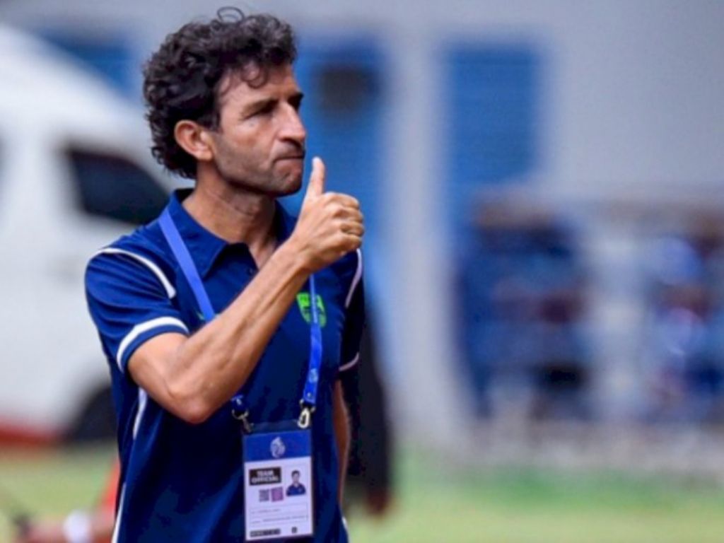 Persija Jakarta vs Persib Bandung Ditunda, Luis Milla: Konsentrasi ke Pertandingan Lain